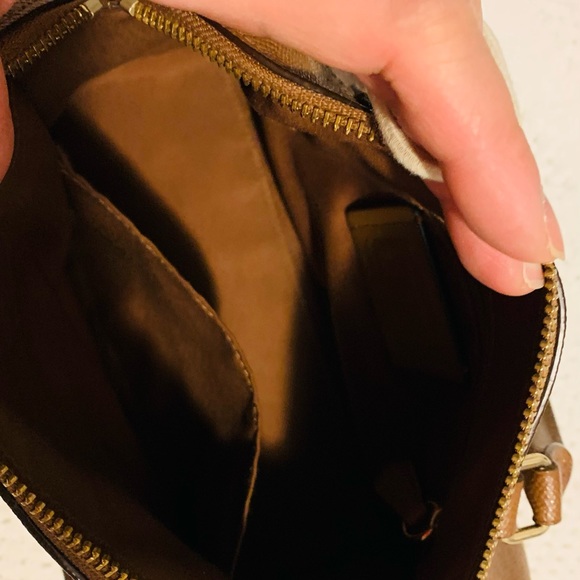 Bags and wallets - Picture 16 of 16